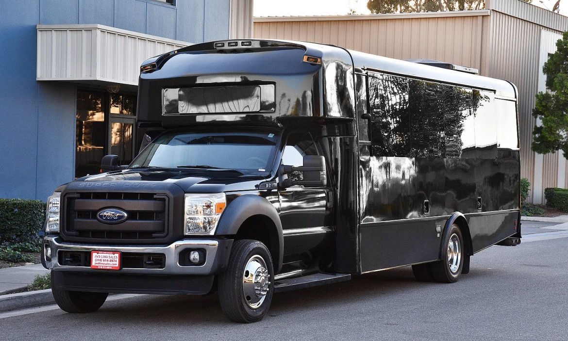 Coach, Limo Bus Exterior